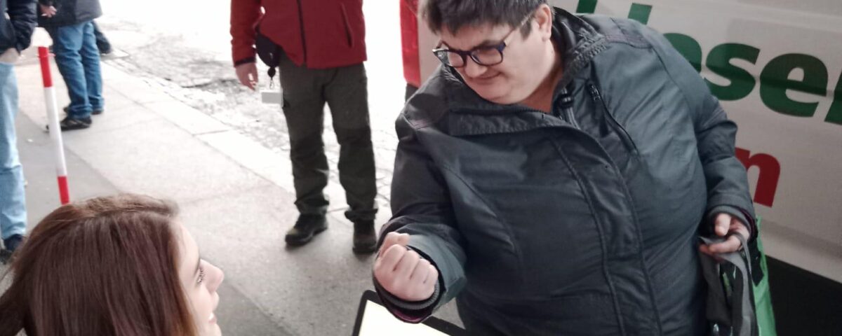 w